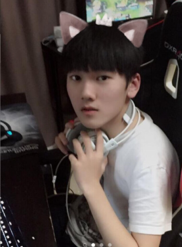 九游体育-关于JackeyLove回归赛场，赛况扑朔迷离首场状态亮眼，IG观众沸腾！的信息